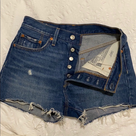 Levi’s denim high-rise shorts - Picture 3 of 3